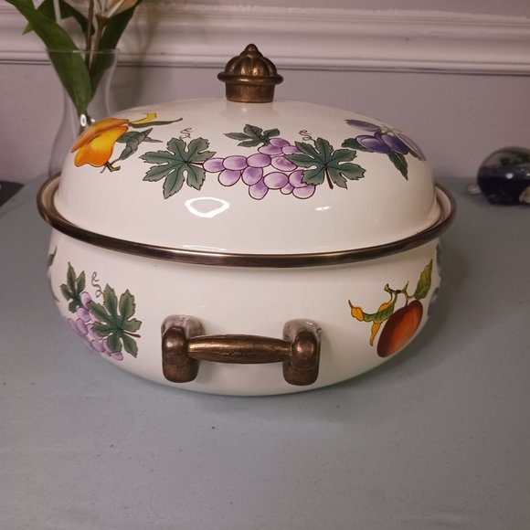 Essence Vintage Tabletops Unlimited 5 QT. Dutch Oven - Picture 5 of 11